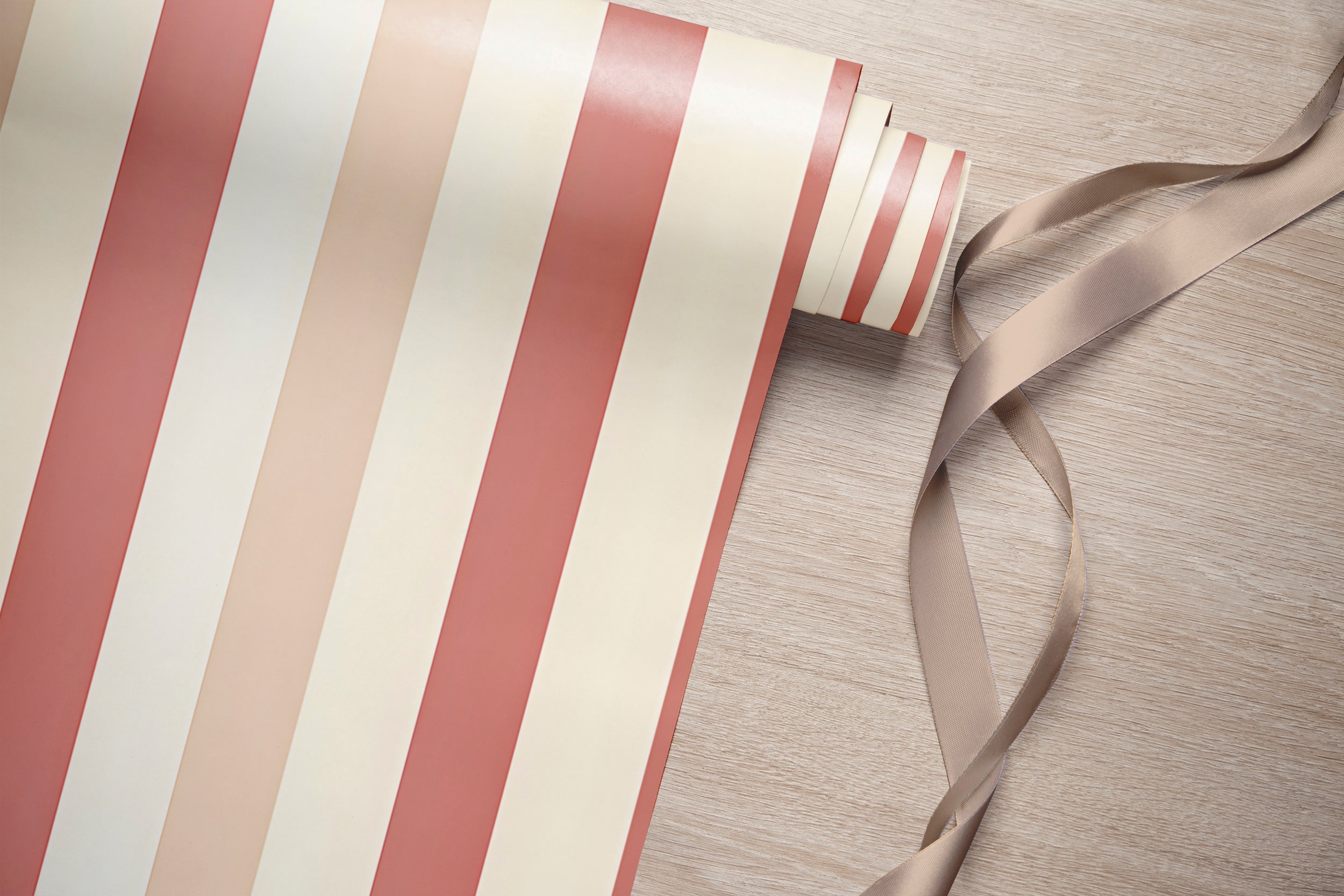 Elegant Striped Wall Covering